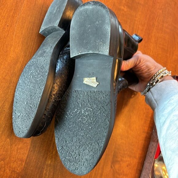 Jeffrey Campbell Edmond Chelsea Boot - 6.5 - Picture 7 of 8